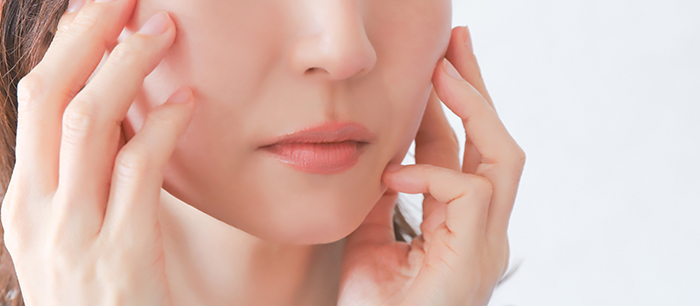 脂肪注入の入れすぎに悩む女性